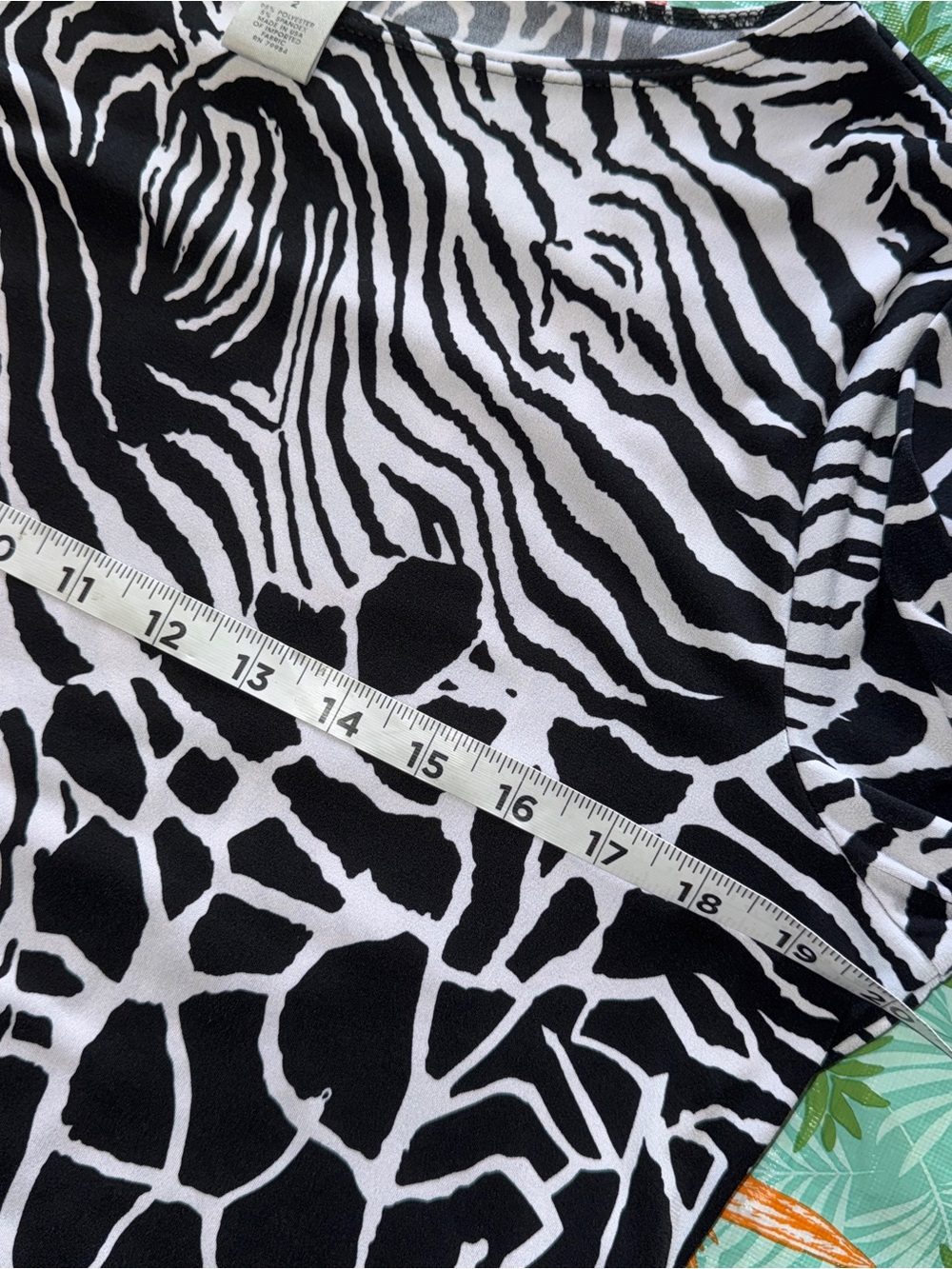 Chico’s Black & White Animal Print Asymmetrical Tunic, Sz 2 or L/12 - Picture 5 of 5